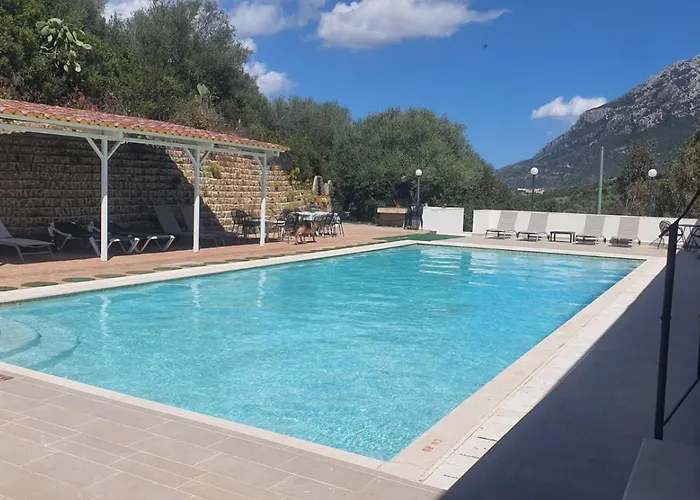 Hotel Valle Del Cedrino